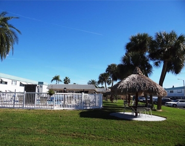 5357 81st Street N - Photo Thumbnail 5