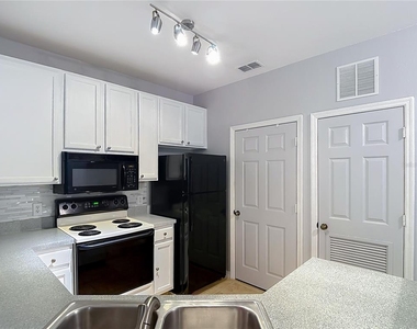 10201 Courtney Palms Boulevard - Photo Thumbnail 9