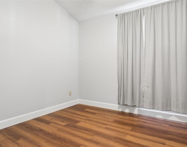 11325 Stratton Park Drive - Photo Thumbnail 12