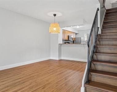 11325 Stratton Park Drive - Photo Thumbnail 7