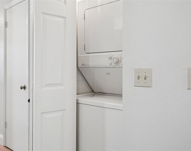 11325 Stratton Park Drive - Photo Thumbnail 19