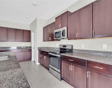 16568 Delia Street - Photo Thumbnail 19