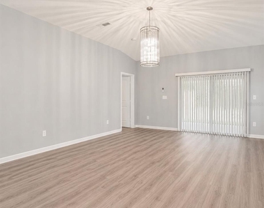 18686 Dobson Drive - Photo Thumbnail 2