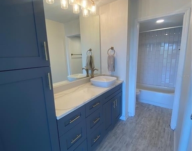 3211 W Swann Avenue - Photo Thumbnail 7