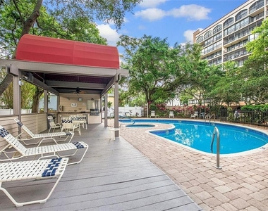 3211 W Swann Avenue - Photo Thumbnail 15
