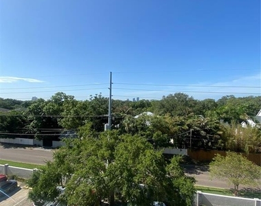 3211 W Swann Avenue - Photo Thumbnail 13
