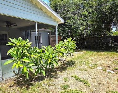 5036 Oxford Avenue N - Photo Thumbnail 18
