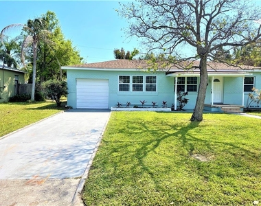 5036 Oxford Avenue N - Photo Thumbnail 1