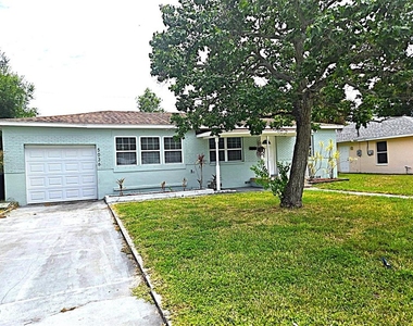 5036 Oxford Avenue N - Photo Thumbnail 24