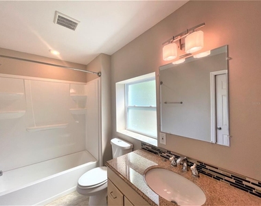 5036 Oxford Avenue N - Photo Thumbnail 15
