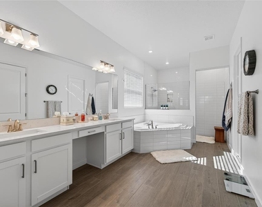17216 Scuba Crest Street - Photo Thumbnail 32