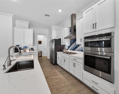 17216 Scuba Crest Street - Photo Thumbnail 5
