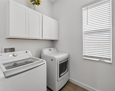 17216 Scuba Crest Street - Photo Thumbnail 11