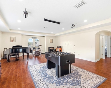 2734 Silvermoss Drive - Photo Thumbnail 35