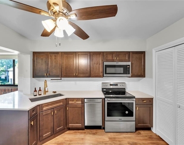 4114 Pinelake Lane - Photo Thumbnail 8