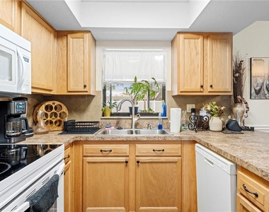 9063 Pemberton Street - Photo Thumbnail 15