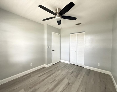 1231 Illinois Avenue - Photo Thumbnail 11