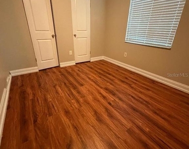 3330 Laurel Dale Drive - Photo Thumbnail 2