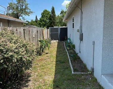 1119 Beverly Avenue - Photo Thumbnail 21