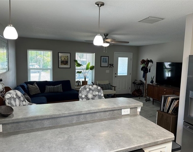 1119 Beverly Avenue - Photo Thumbnail 3