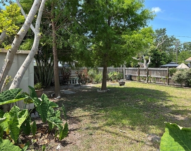 1119 Beverly Avenue - Photo Thumbnail 17