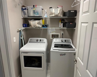 1119 Beverly Avenue - Photo Thumbnail 11