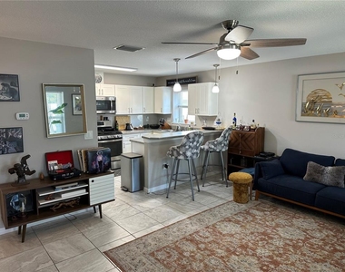 1119 Beverly Avenue - Photo Thumbnail 2