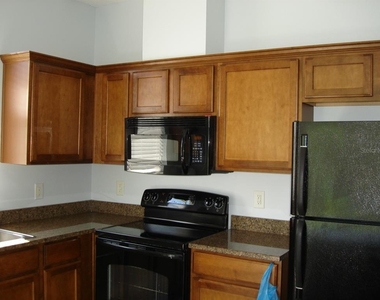 9630 Baton Rouge Lane - Photo Thumbnail 5
