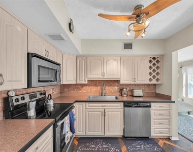 2469 Franciscan Drive - Photo Thumbnail 11