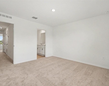13207 Forge Avenue - Photo Thumbnail 16