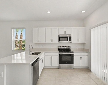 13207 Forge Avenue - Photo Thumbnail 12