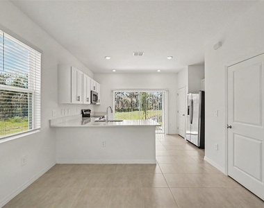 13207 Forge Avenue - Photo Thumbnail 9