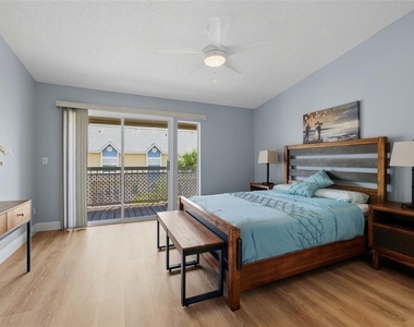 381 Madeira Circle - Photo Thumbnail 16