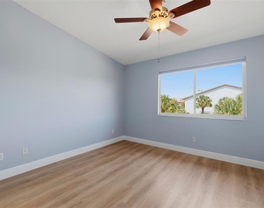 381 Madeira Circle - Photo Thumbnail 25