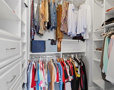 381 Madeira Circle - Photo Thumbnail 22