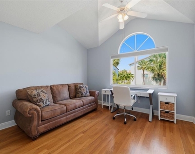 381 Madeira Circle - Photo Thumbnail 14