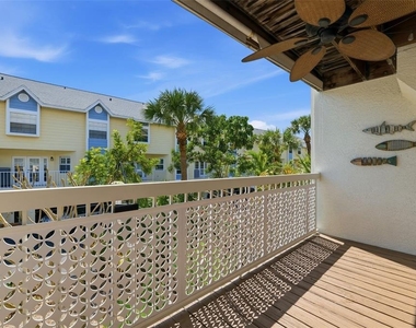 381 Madeira Circle - Photo Thumbnail 5