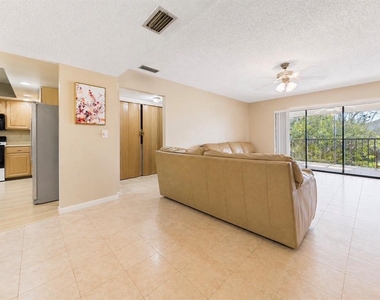 2450 Pelican Court - Photo Thumbnail 10