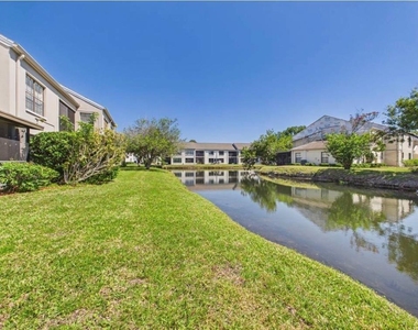 2450 Pelican Court - Photo Thumbnail 23