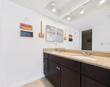 2450 Pelican Court - Photo Thumbnail 12