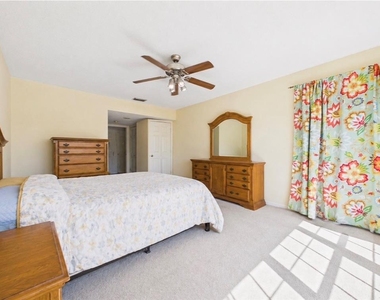 2450 Pelican Court - Photo Thumbnail 11