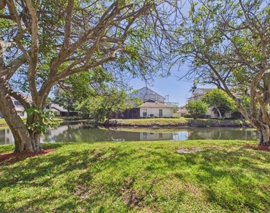 2450 Pelican Court - Photo Thumbnail 25