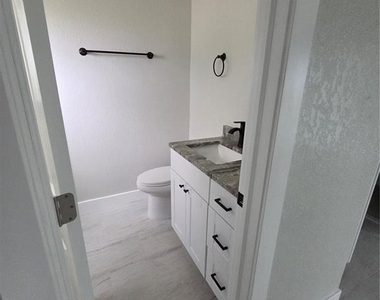 1238 Valley Forge Boulevard - Photo Thumbnail 6