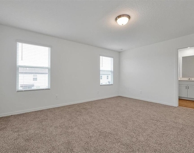 4330 Restful Fallow Cove - Photo Thumbnail 7