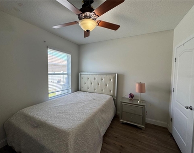 5746 Marsh Landing Drive - Photo Thumbnail 14