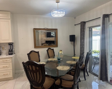 5746 Marsh Landing Drive - Photo Thumbnail 10