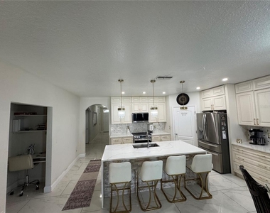 5746 Marsh Landing Drive - Photo Thumbnail 8