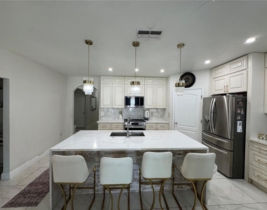 5746 Marsh Landing Drive - Photo Thumbnail 6