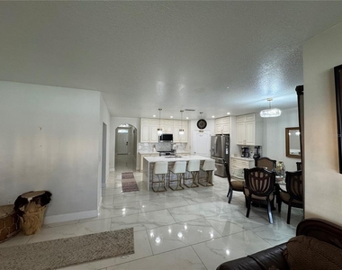 5746 Marsh Landing Drive - Photo Thumbnail 4