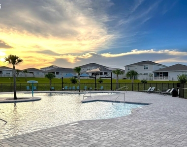 2279 Canyon Oak Drive - Photo Thumbnail 22